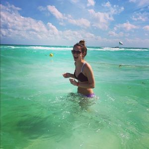 Meet your Posher, Jillian